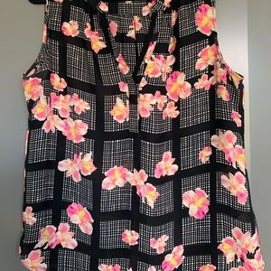 Sleeveless floral print blouse